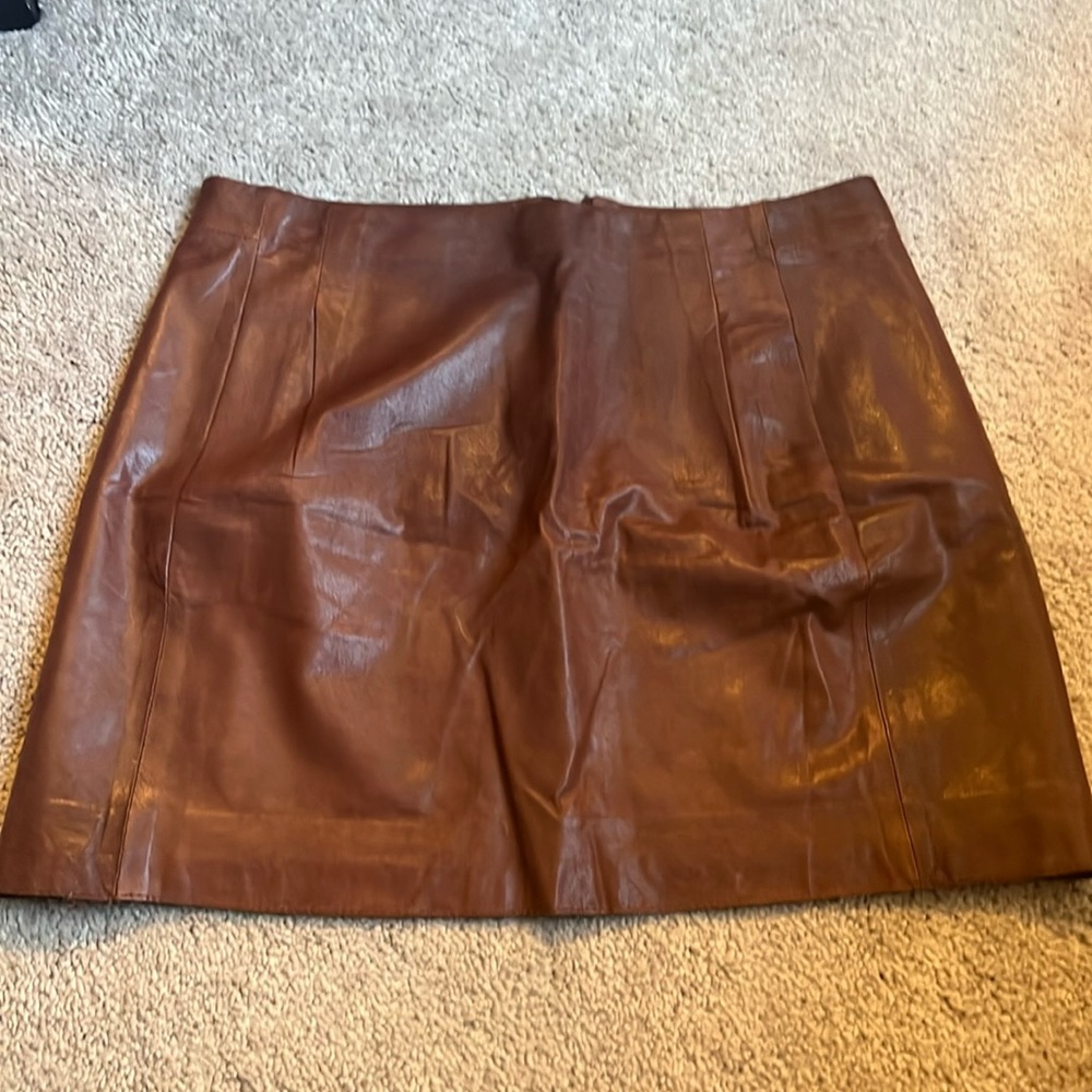 VINCE Leather mini skirt. Brown